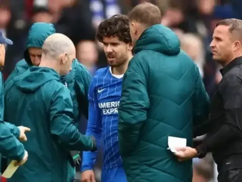 Fabian Hürzeler'den Ferdi Kadıoğlu açıklaması: Liverpool maçında sakatlanmıştı