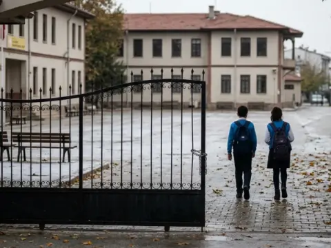 Balıkesir okullar tatil mi? 27 Ekim Salı Balıkesir'de bugün okul var mı, ders işlenecek mi? Balıkesir Valiliği tatil açıklaması