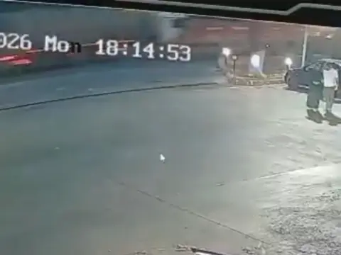 Konya'da pancar yüklü römorka tır arkadan çarptı: Tonlarca pancar yola saçıldı, o anlar kamerada
