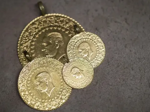 Altın fiyatlarında yeni yön arayışı! İki kritik gelişme peş peşe gelecek