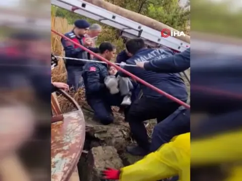 25 metrelik kuyuya düşen genç, ekipler tarafından kurtarıldı