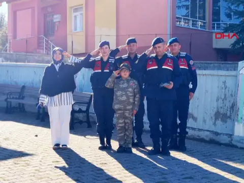 Özel eğitim öğrencisi Alparslan'ın hayali gerçek oldu: Jandarma sürpriz yaptı