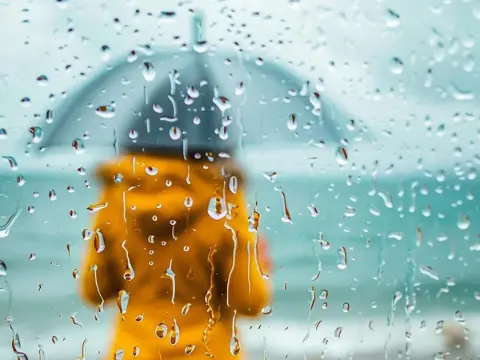 4 ilde turuncu alarm, 26 ilde sarı uyarı! Sağanak, sel ve hortum riski kapıda: Meteoroloji’den peş peşe uyarılar
