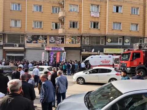 Mardin'de iş merkezinde feci kaza! Bakım yaparken halat koptu, kabin aşağı çöktü: Biri ağır iki yaralı
