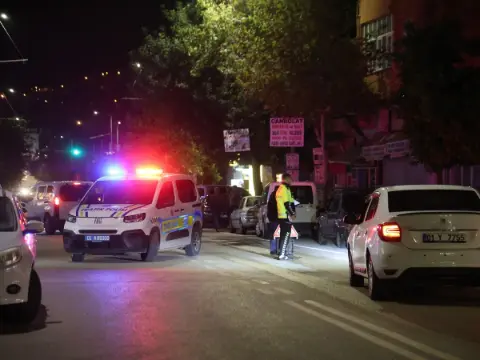 Adana'da korku dolu anlar! Tekel bayisine kurşun yağdırıp kaçtılar