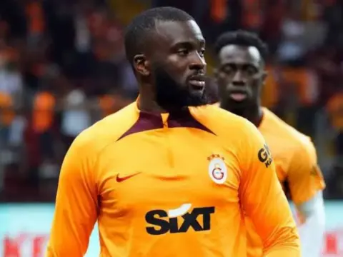 Galatasaray'da dünyaları kazanmıştı: Yeni takımındaki maaşı ortaya çıktı