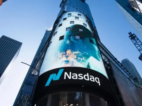 Nasdaq'ta yapay zeka depremi: Teknoloji devlerinin piyasa değerinden bir trilyon dolar silindi