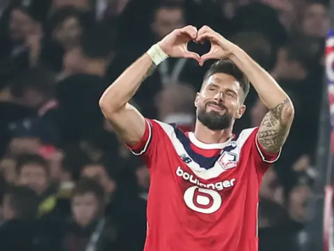 Lille - Lens derbisinde Giroud galibiyeti getirdi
