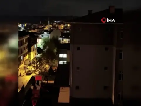 Arnavutköy’de gece yarısı 3 okuldan birden müzik ve marş sesleri yükseldi
