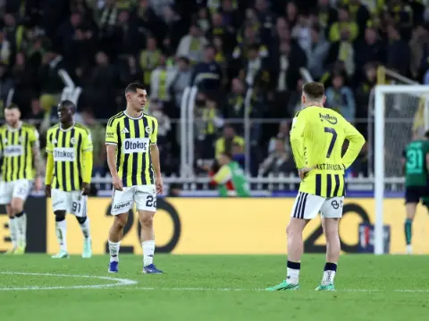 Fenerbahçe, puan durumunda ilk 10'da yer 3 takıma da mağlup oldu