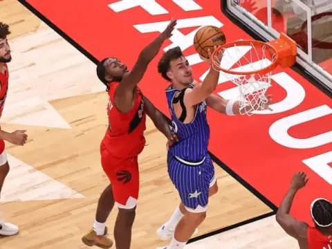 NBA Kupası'nda Scottie Barnes'ın 41 sayıyla oynadığı maçta Raptors, Magic'e kaybetti