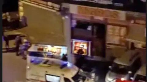 Maltepe yangın son dakika: Maltepe'de bir markette yangın çıktı