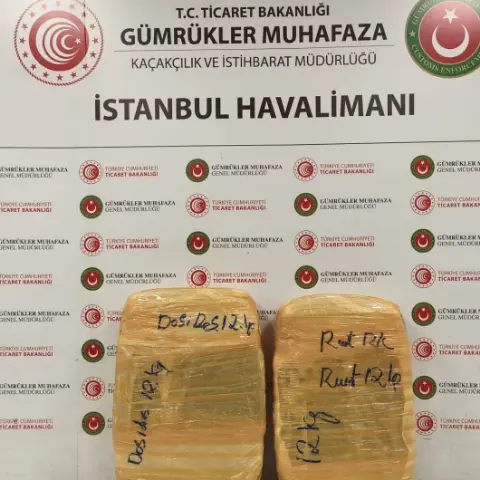 İstanbul Havalimanı’nda 25 kilo esrar ele geçirildi: 2 gözaltı