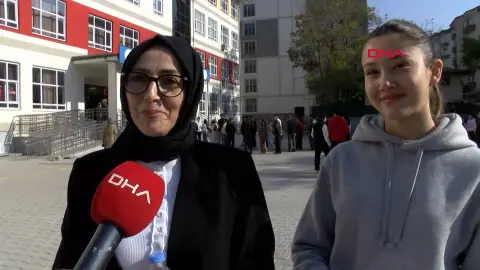 Malatya'da anne ve kızı KPSS'de aynı okulda yarıştı: "Annemin vazgeçmemesi beni gururlandırdı