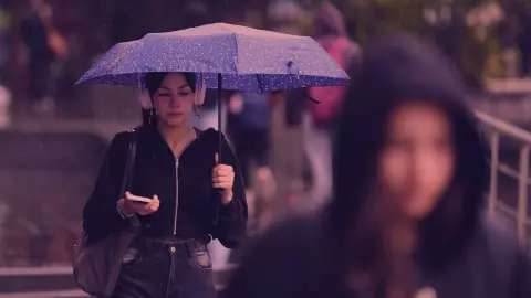 Türkiye’de hava ikiye bölünüyor: Bir yanda sağanak, diğer yanda pus ve sis