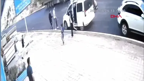 Mardin'de araçtan inen çocuğa otomobil çarptı