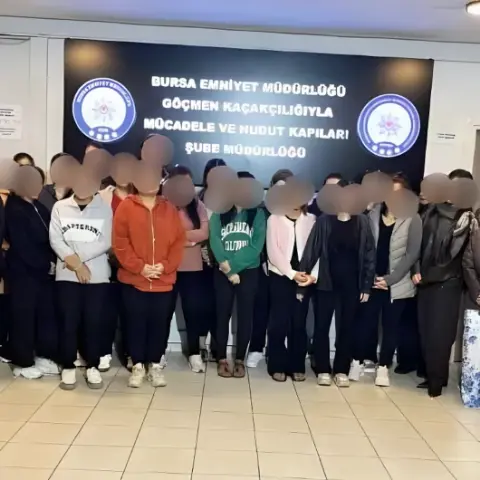 Bir şehirde kaçak masör operasyonu: 26 kadın sınır dışı yolunda