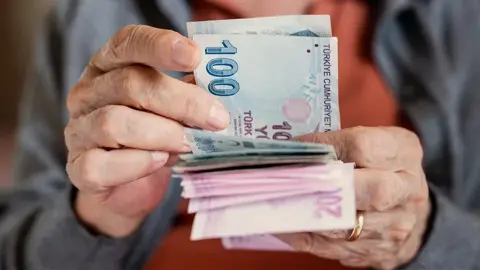 Emekli maaşında yeni senaryo: Ocakta hesaplara ne kadar yatacak?