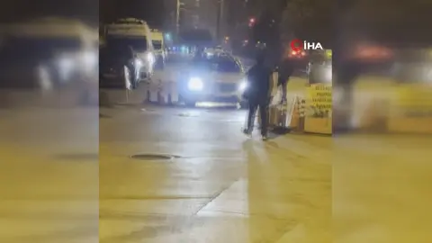 Trafikte tartıştığı motosikletlinin üzerine yürüdü: O anlar kask kamerasında