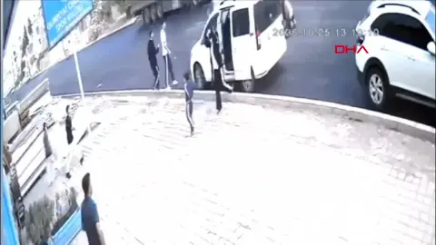 Mardin'de araçtan inen çocuğa otomobil çarptı