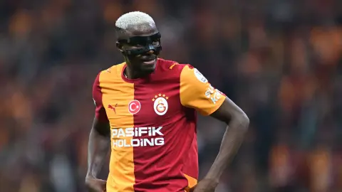 Dev derbide Victor Osimhen fırtınası: Fenerbahçe'ye karşı alev aldı
