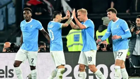 Lazio, 8 golün atıldığı maçta Sassuolo'yu mağlup etti