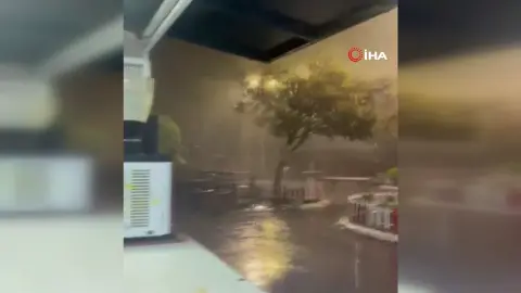 Antalya Kepez'de şehri etkisi altına alan hortumun görüntüleri ortaya çıktı
