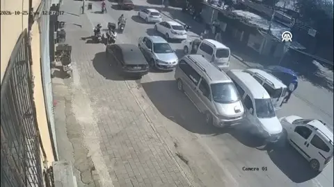 Adana Seyhan'da çalınan aracın karıştığı zincirleme kaza kameraya yansıdı
