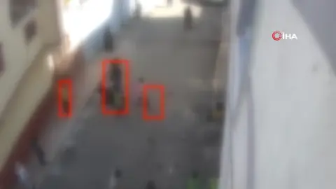 Gaziantep'te silahlı ve sopalı sokak kavgasının güvenlik kamerası görüntüleri