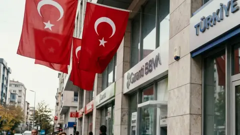 29 Ekim Perşembe günü bankalar açık mı? Yarın bankalar çalışıyor mu? 29 Ekim'de EFT, hava, FAST işlemleri yapılacak mı?