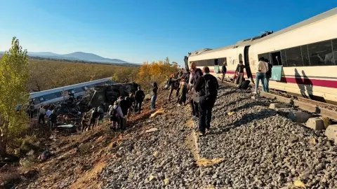 İspanya'da tren kazası: 46 ölü, 150 yaralı