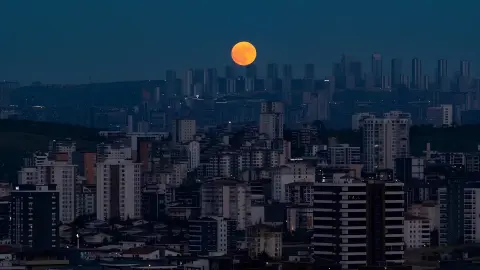 Dolunay uykuyu etkiliyor: Bu gece uyku düzeninize dikkat edin
