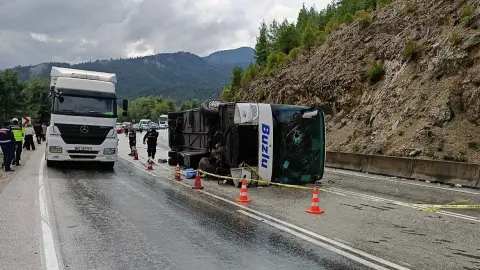 Burdur'da yolcu otobüsünün devrilmesi sonucu bir kişi hayatını kaybetmişti: Şoför tutuklandı