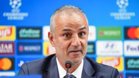 İsmail Kartal, tesis çıkışı trafik kazası geçirdi