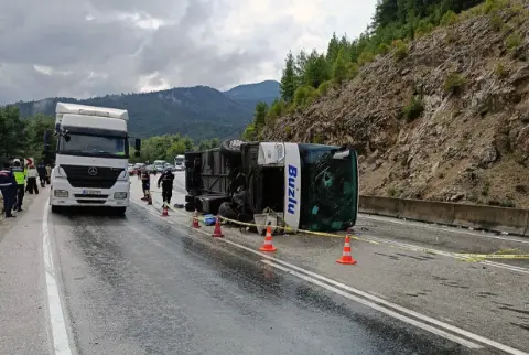 Burdur'da yolcu otobüsünün devrilmesi sonucu bir kişi hayatını kaybetmişti: Şoför tutuklandı