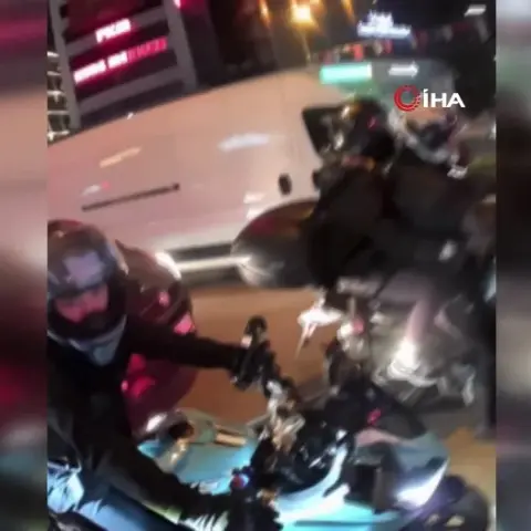 Acemi değiliz' dedi, iki dakika sonra kaza yaptı: O anlar kamerada