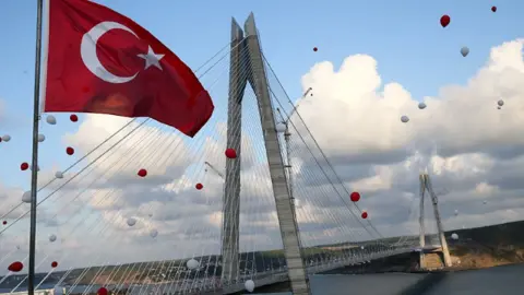 29 Ekim'de köprüler ve otoyollar ücretsiz mi? 2026 Cumhuriyet Bayramı geçiş ücreti açıklaması