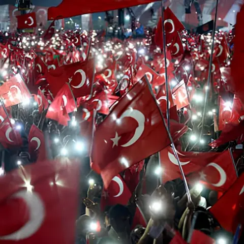 İzmir 29-28 Ekim konserleri 2026: İzmir'de 29 Ekim Cumhuriyet Bayramı ücretsiz konserleri nerede, saat kaçta ve kimler var? Bugün İzmir'de kimin konseri var?