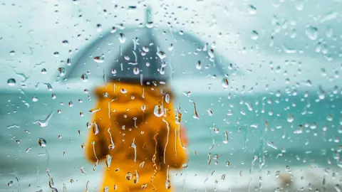 4 ilde turuncu alarm, 26 ilde sarı uyarı! Sağanak, sel ve hortum riski kapıda: Meteoroloji’den peş peşe uyarılar