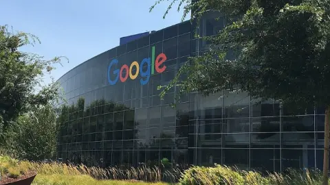 Google'ın çatı şirketi Alphabet'tan rekor gelir: Cloud geliri ikiye katlandı