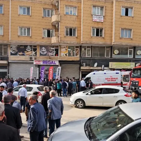Mardin'de iş merkezinde feci kaza! Bakım yaparken halat koptu, kabin aşağı çöktü: Biri ağır iki yaralı