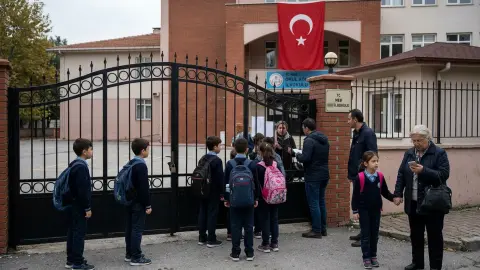 30 Ekim Cuma okullar tatil mi? Yarın ilkokul, ortaokul, lise tatil edildi mi, ders var mı? MEB 30 Ekim resmi tatil takvimi