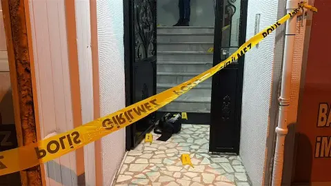 Sokak ortasında pompalı tüfekli saldırı: Kaçan iki şüpheli kıskıvrak yakalandı