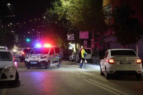 Adana'da korku dolu anlar! Tekel bayisine kurşun yağdırıp kaçtılar