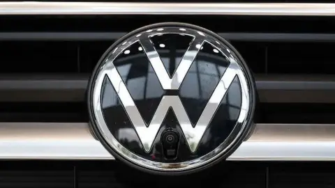 Otomotivde dengeleri değiştirecek imza! Volkswagen için Türkiye seçeneği masada