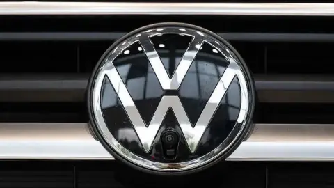 Otomotivde dengeleri değiştirecek imza! Volkswagen için Türkiye seçeneği masada