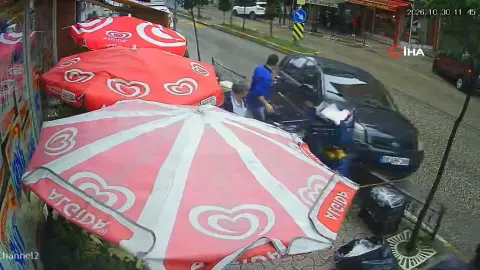 Giresun Gazi Caddesi'nde kontrolden çıkan otomobil yayalara çarptı