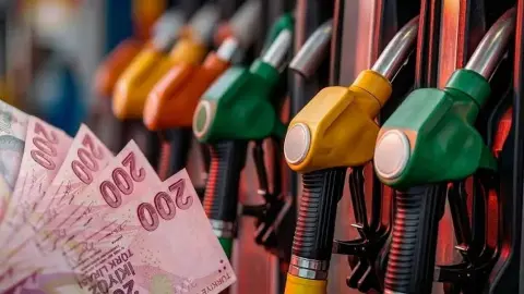Akaryakıta peş peşe zam geliyor! Benzin 80 TL'yi, motorin 100 TL'yi aşacak: İşte zam tarihi