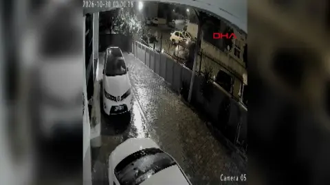 Adana'da sokak ortasında havai fişek patlattılar; balkon ve araçlara zarar verdiler