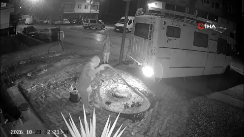 Bursa'da inanılmaz kiracı-mülk sahibi gerilimi: Süs havuzunu parçaladı, karavanla girişi kapattı